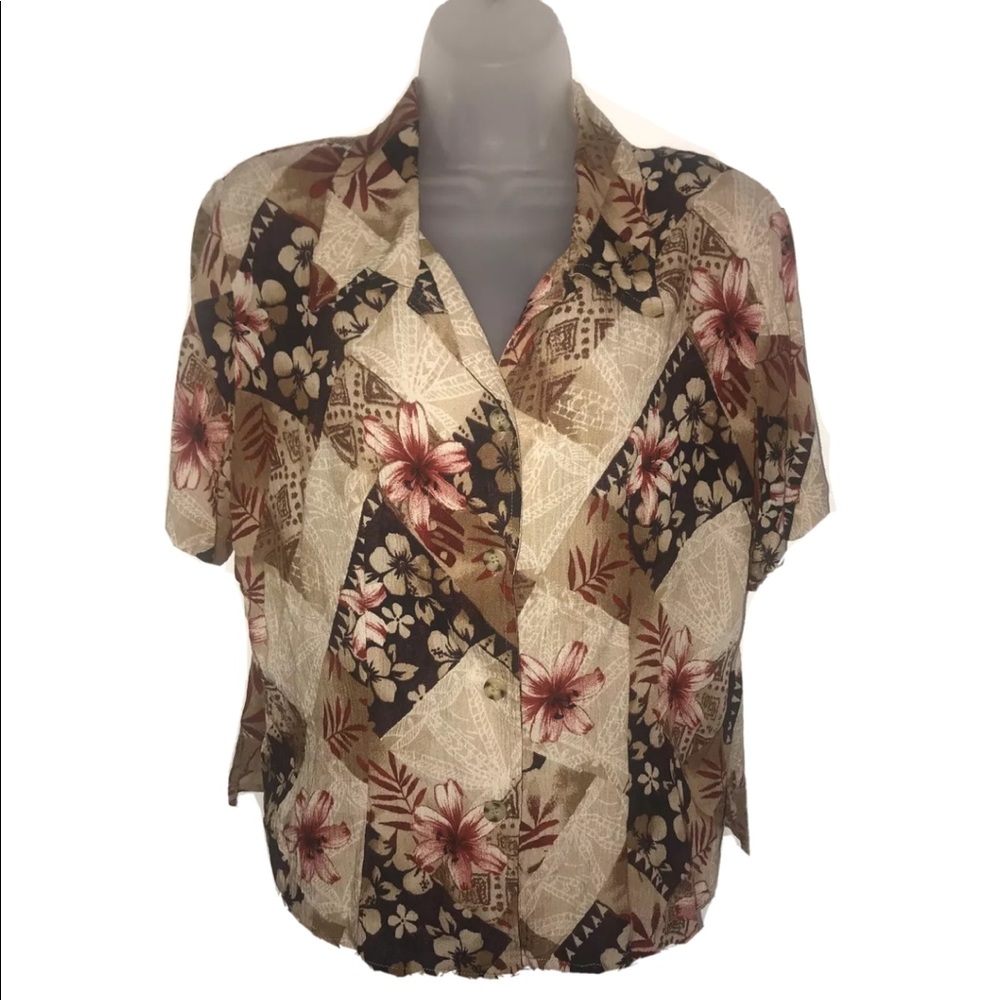 Floral Hawaiian print button key hole button top